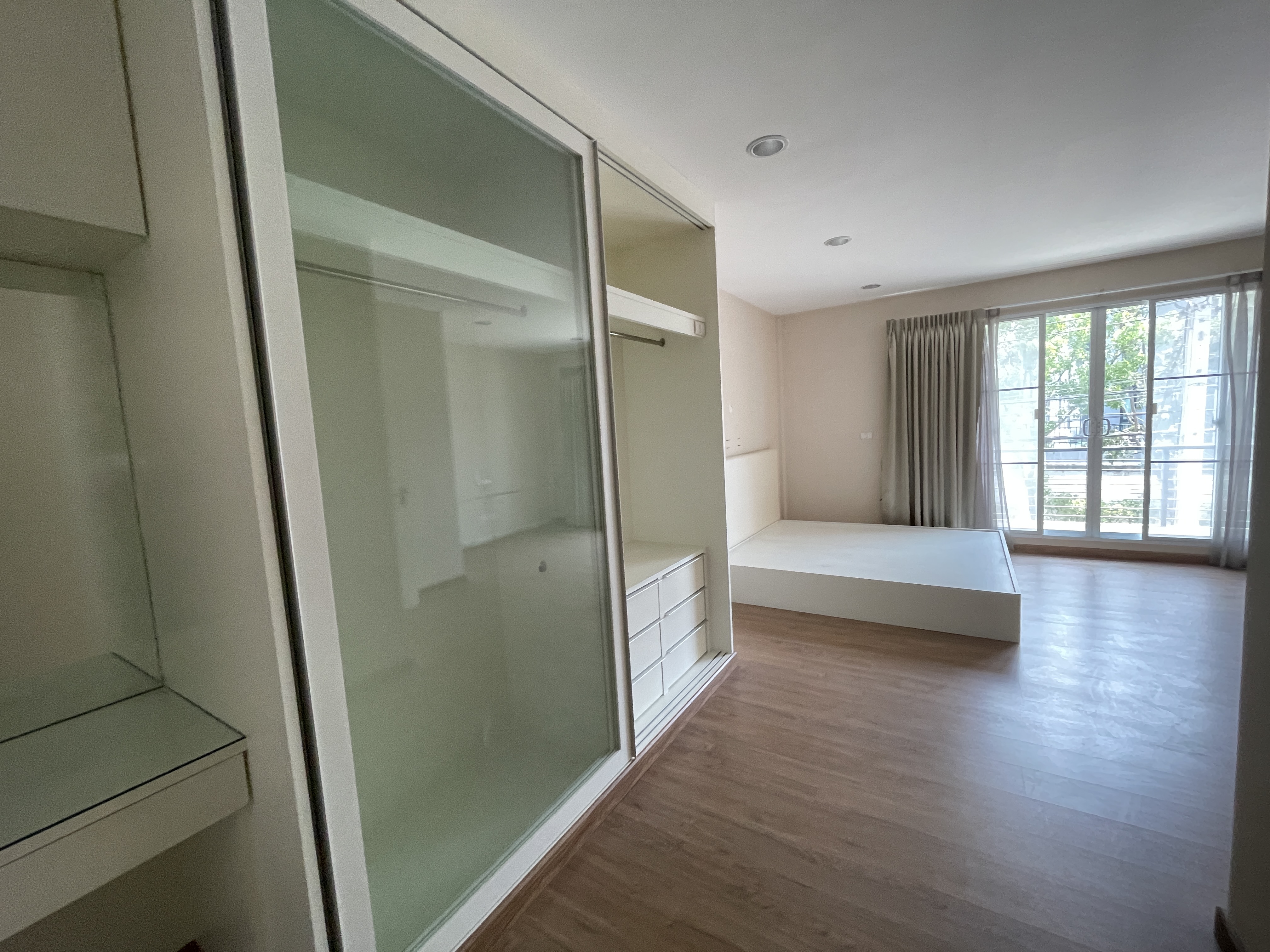 Baan Klang Muang Ladprao 71