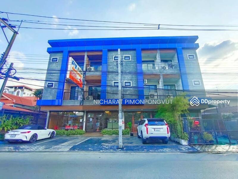 P.Y. Place, Nonthaburi