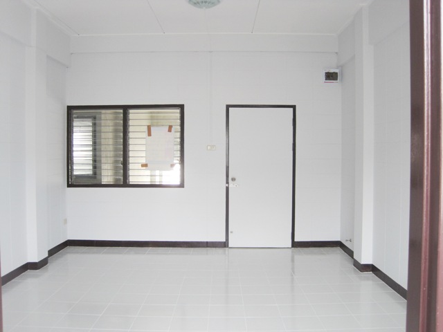 Condominium project of Nonthaburi Community Housing 2 Pak Kret, renovated.