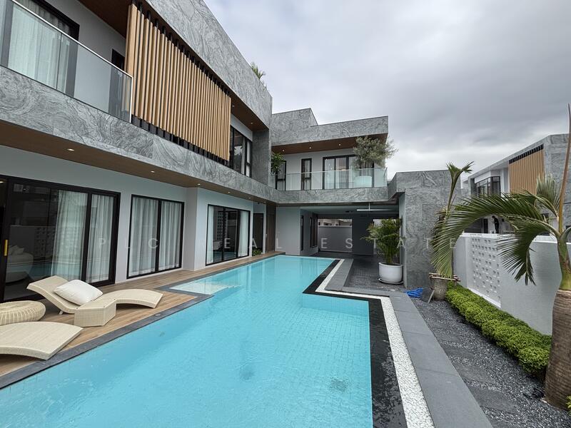 Luxury 4 Bedroom Pool Villa for Sale in Na Jomtien, Chon Buri (Pattaya)