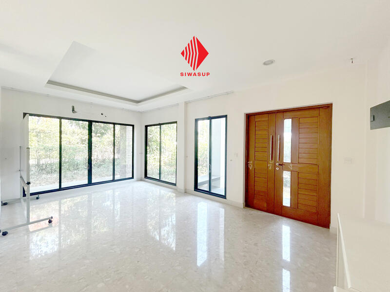 Grand Bangkok Boulevard Ratchapruek-Rattanathibet, Nonthaburi