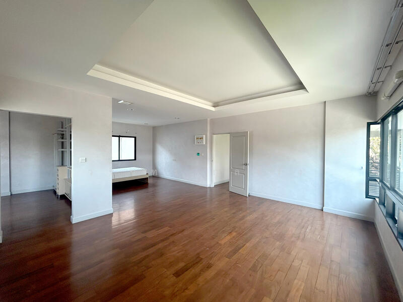 Grand Bangkok Boulevard Ratchapruek-Rattanathibet, Nonthaburi