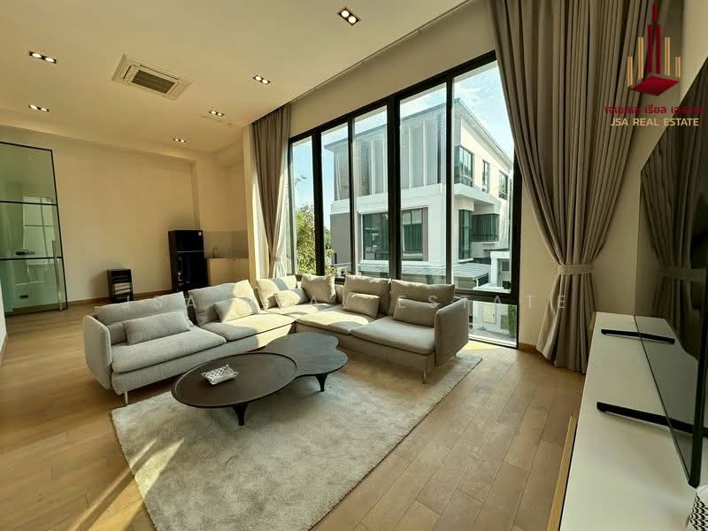 The Glamor Ekkamai – Praditmanutham, Bangkok