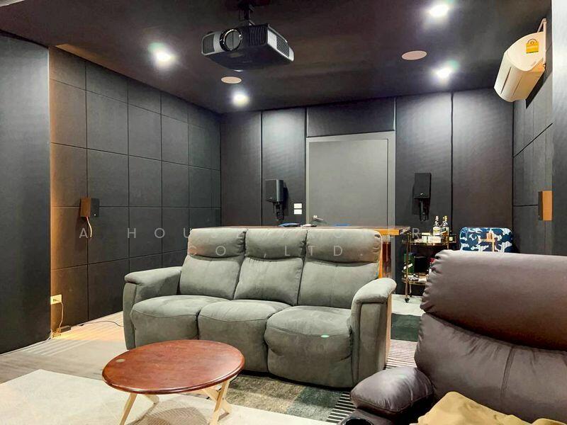 Luxury townhome for sale in South Pattaya, with integrated home office., Chon Buri (Pattaya)