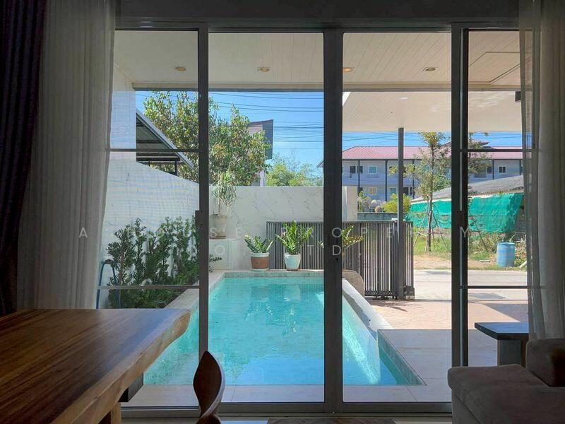 Luxury townhome for sale in South Pattaya, with integrated home office., Chon Buri (Pattaya)