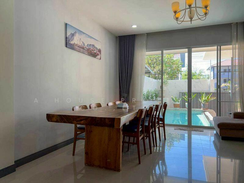 Luxury townhome for sale in South Pattaya, with integrated home office., Chon Buri (Pattaya)
