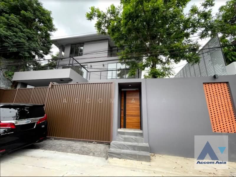 5 br house with pool. Sukhumvit Ekkamai Pridi26, Bangkok