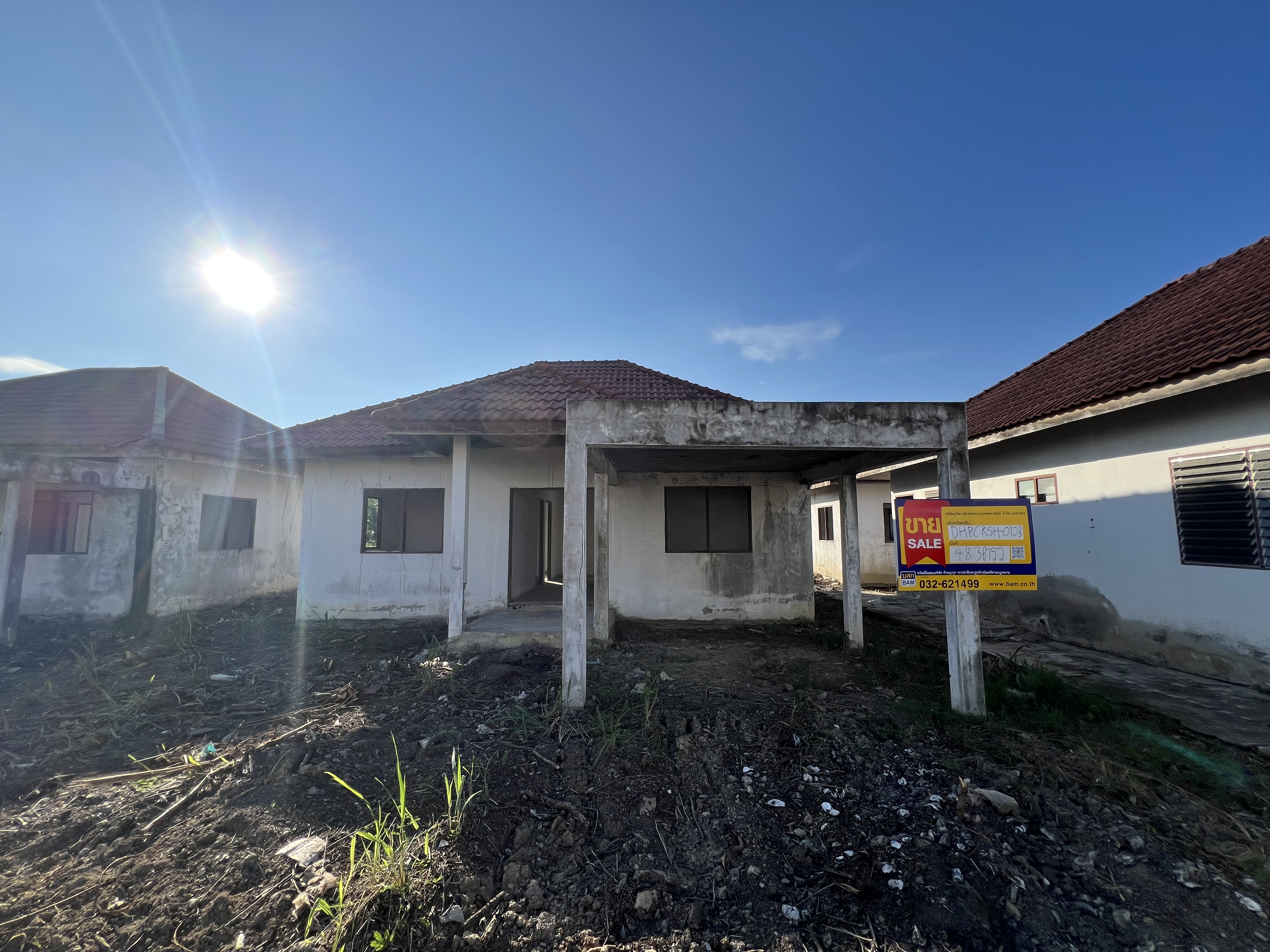 Single-story detached house, located outside the village.