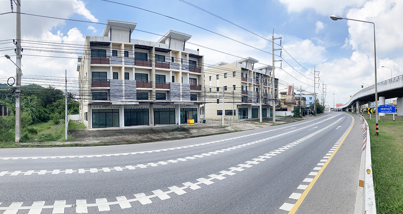 Commercial Townhouse in Phetburi City
