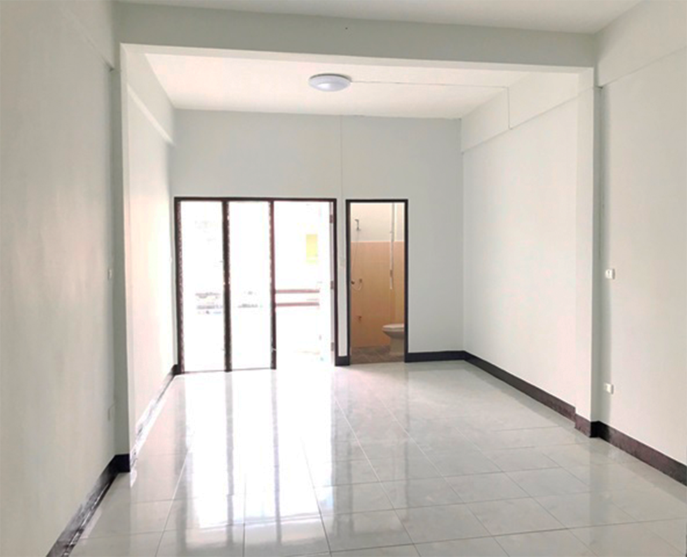 Condominium at Chalern Teak Condo Town, Pak Kret: Renovated