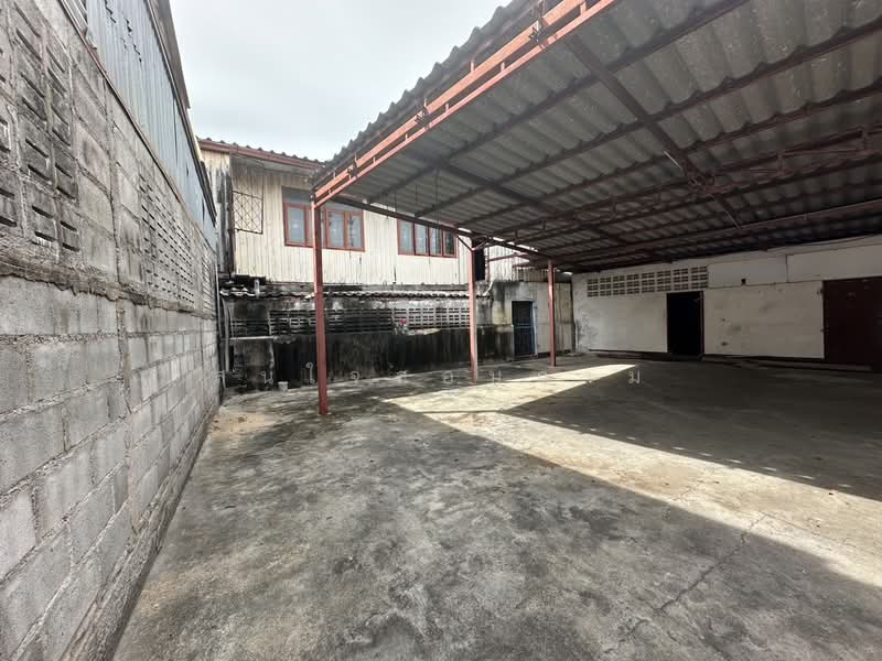 ขายบ้าน 2 ชั้น พร้อมอาคารหน้าร้าน บางเสร่ สัตหีบ ใกล้หาดบางเสร่ เหมาะลงทุนและทำธุรกิจ, Chon Buri (Pattaya)