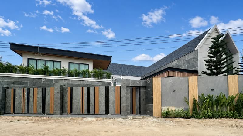 Ultra Luxury Pool Villa for Sale Thung Klom Tan Man Pattaya, Chon Buri (Pattaya)
