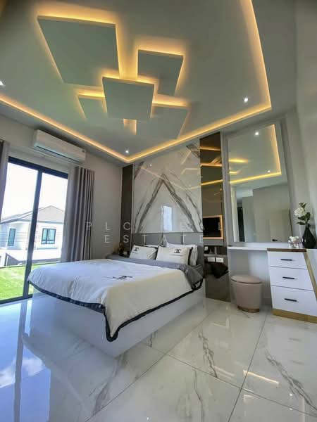 3 Bedroom Pool Villa for Sale in East Pattaya, Chon Buri (Pattaya)