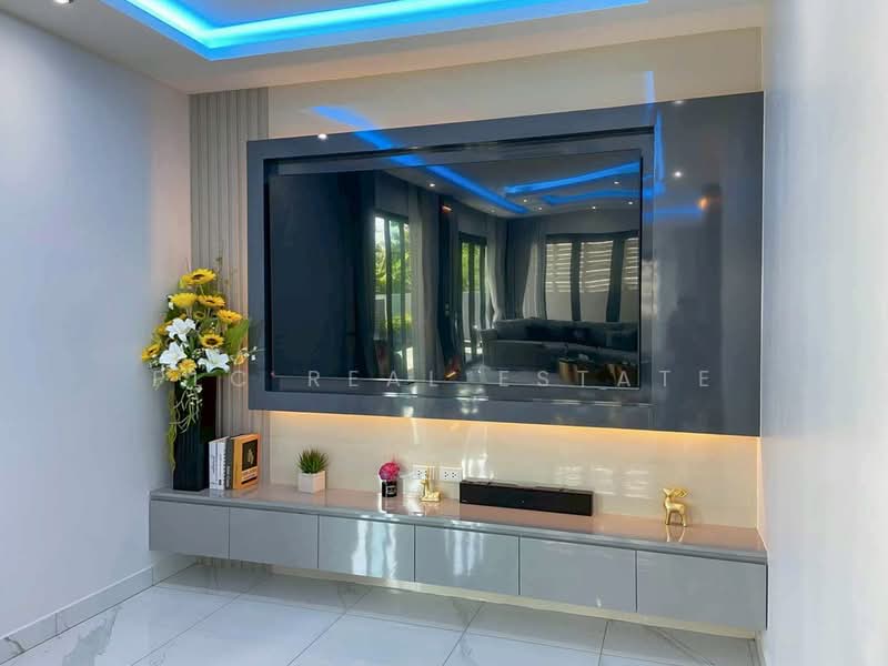 3 Bedroom Pool Villa for Sale in East Pattaya, Chon Buri (Pattaya)