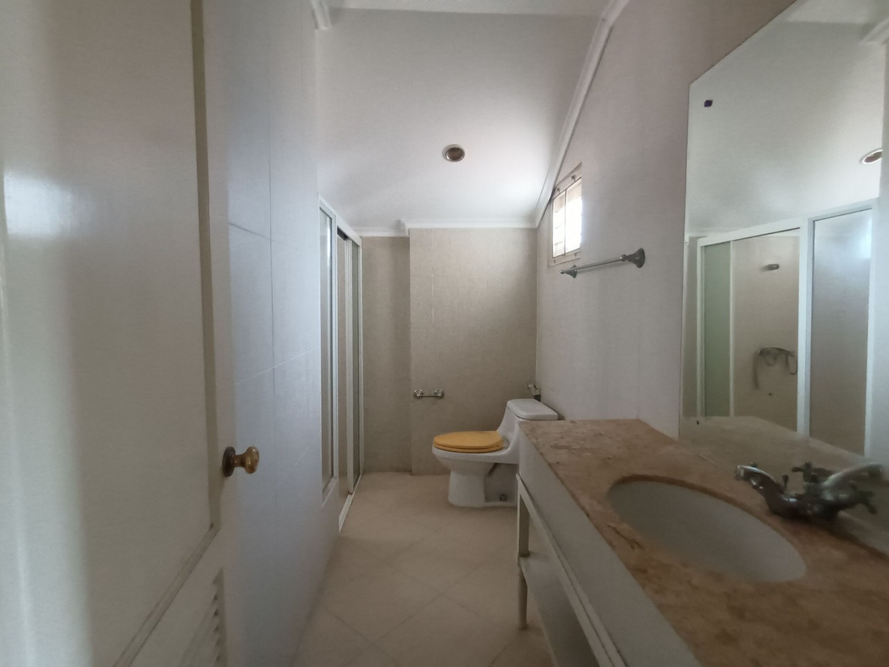 Thana Thong Eligan Home