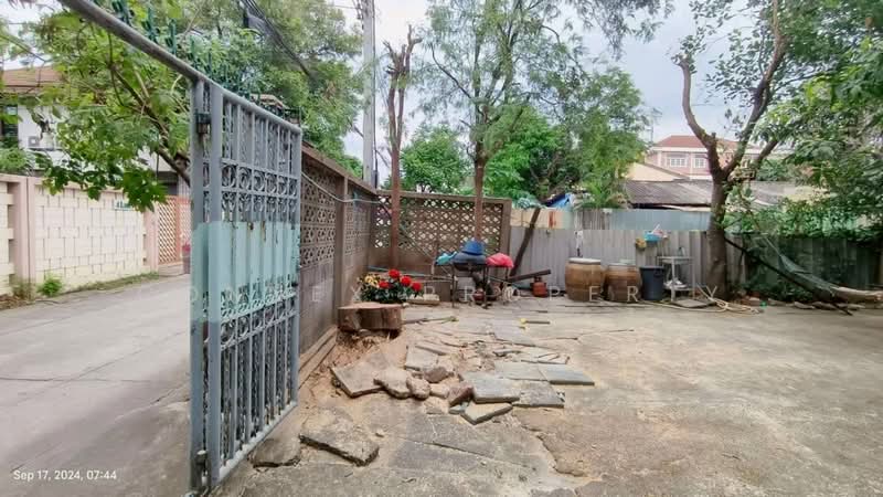 Single House , Ladpao 41, Bangkok