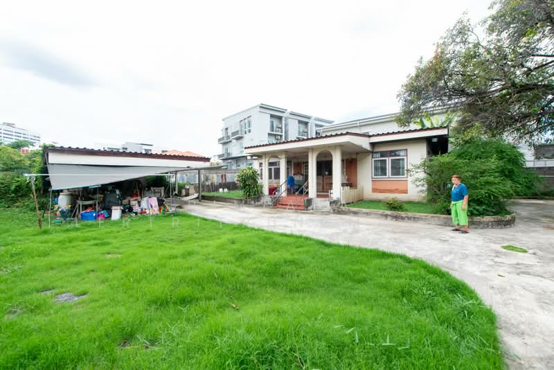 บ้านพร้อมที่ดิน ลาดพร้าว 48, Bangkok