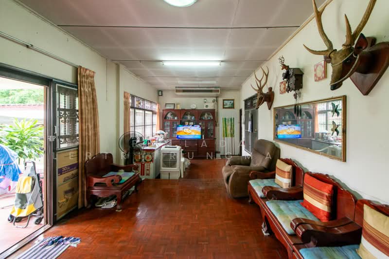 บ้านพร้อมที่ดิน ลาดพร้าว 48, Bangkok
