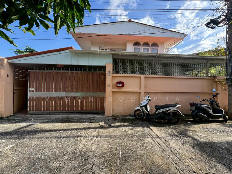 บ้านเดี่ยวประชาชื่น6 ซ.โชติวัฒน์ แยก12, Bangkok