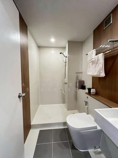 Blossom Condo @ Sathorn-Charoenrat, Bangkok