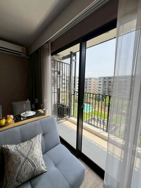 Blossom Condo @ Sathorn-Charoenrat, Bangkok