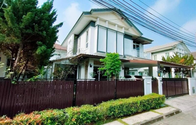 Manthana Ramintra-Wongwean, Bangkok