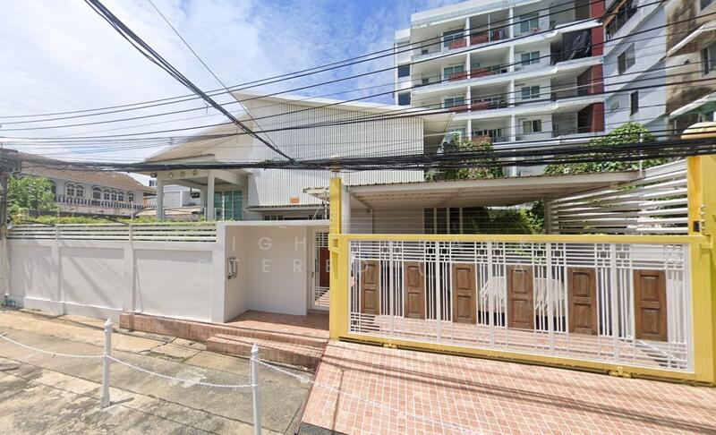 Single-detached house in Ratchada, Bangkok