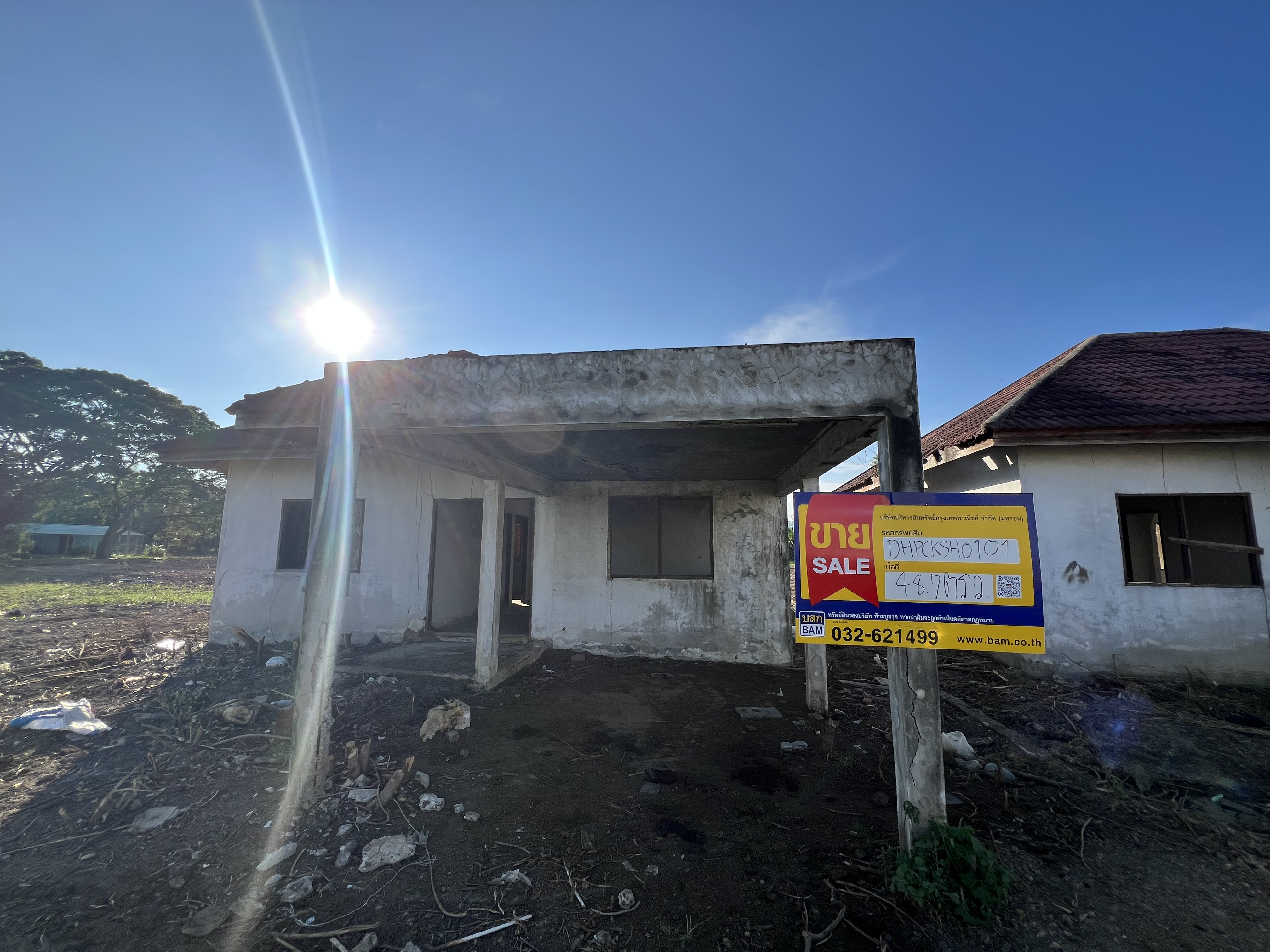 Single-story detached house, located outside the village.