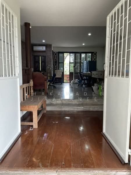 4-BR Townhouse, Bangkok
