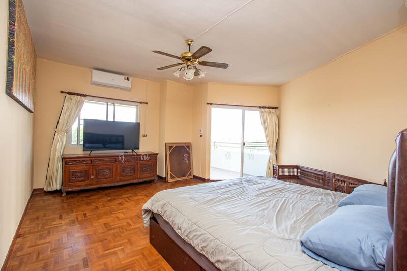 Chiang Mai Riverside Condominium, Chiang Mai