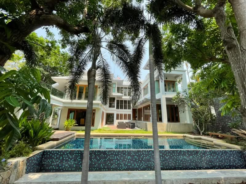 Beach Front House North Pattaya stunning view of the Sanctuary Truth 5bedrooms7bathrooms, Chon Buri (Pattaya)