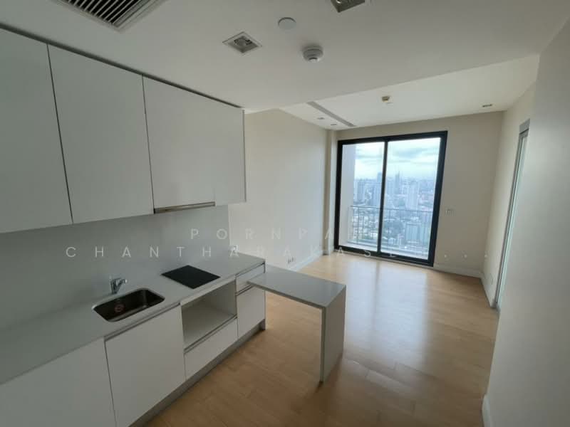Equinox Phahol Vibha, Bangkok