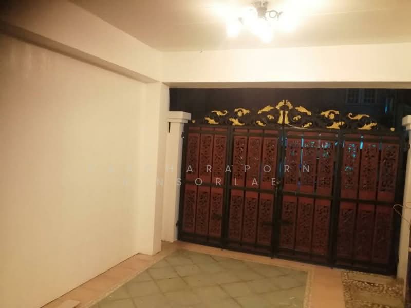 3-BR Townhouse, Bangkok