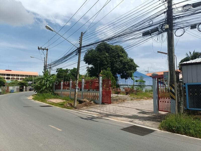 Land for sale with buildings, Chak Yai Chin Road 2, Thung Sukhla, Sriracha, Chon Buri (Pattaya)