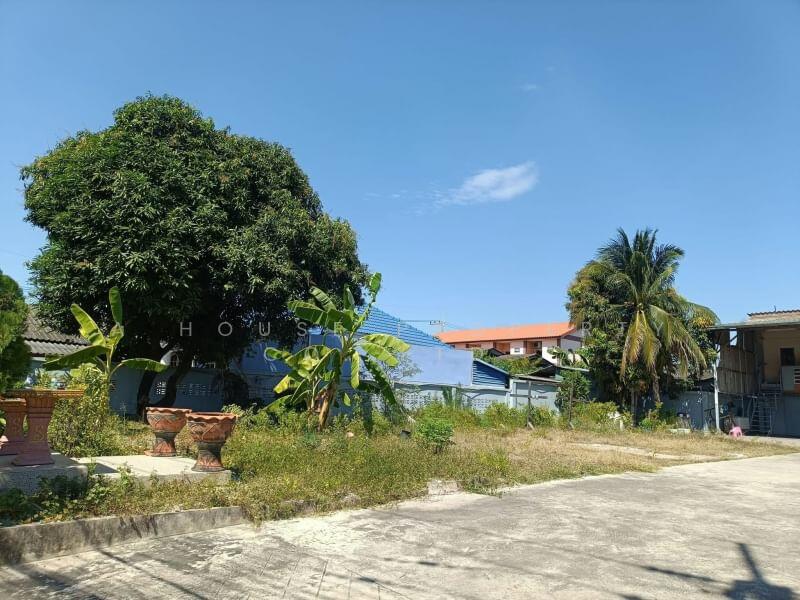 Land for sale with buildings, Chak Yai Chin Road 2, Thung Sukhla, Sriracha, Chon Buri (Pattaya)