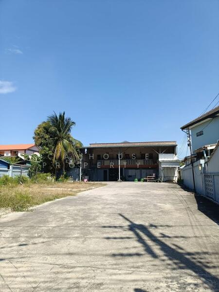 Land for sale with buildings, Chak Yai Chin Road 2, Thung Sukhla, Sriracha, Chon Buri (Pattaya)