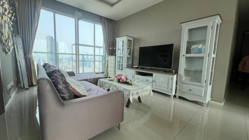Menam Residences, Bangkok