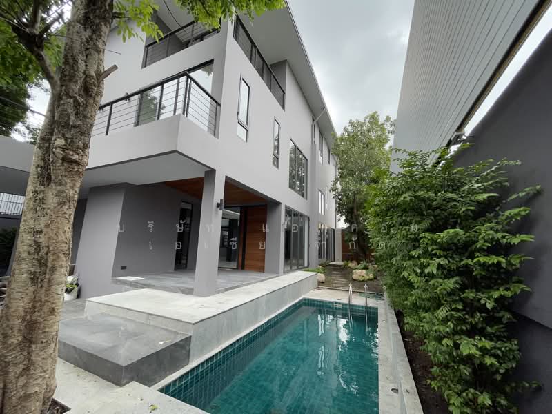 ( Owner Post )Luxury Pool Villa in Sukhumvit 71 | Ideal for Home Office & Executive Residence, Bangkok