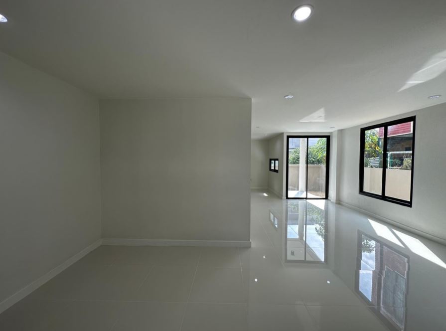 บ้านเดี่ยว โครงการบ้านร็อคการ์เด้น แอร์พอร์ต สุวรรณภูมิ 2 :ปรับปรุงใหม่