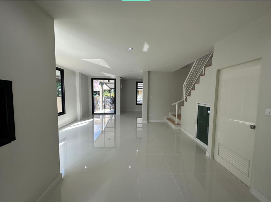 บ้านเดี่ยว โครงการบ้านร็อคการ์เด้น แอร์พอร์ต สุวรรณภูมิ 2 :ปรับปรุงใหม่