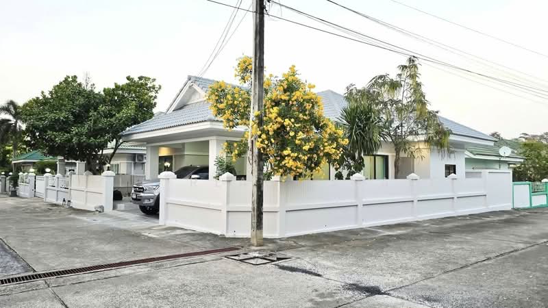 Corner House for Sale East Pattaya Nong Pla Lai Spacious Garden, Chon Buri (Pattaya)