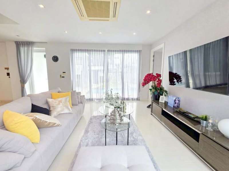 4 Bedroom Pool Villa for Sale in Jomtien Pattaya, Chon Buri (Pattaya)