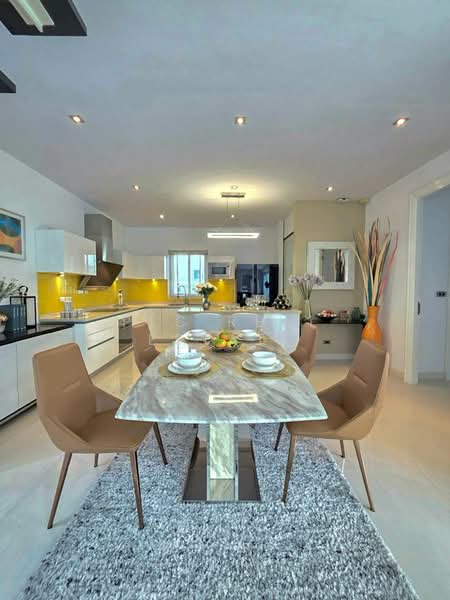 4 Bedroom Pool Villa for Sale in Jomtien Pattaya, Chon Buri (Pattaya)