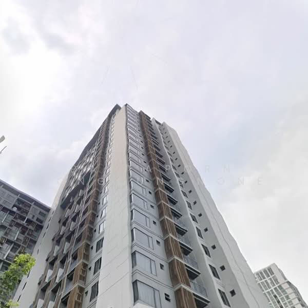 Onyx Phahonyothin, Bangkok