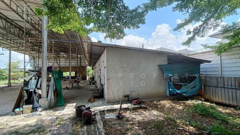Land for sale in Takhian Tia, Bang Lamung, with buildings, Chon Buri (Pattaya)