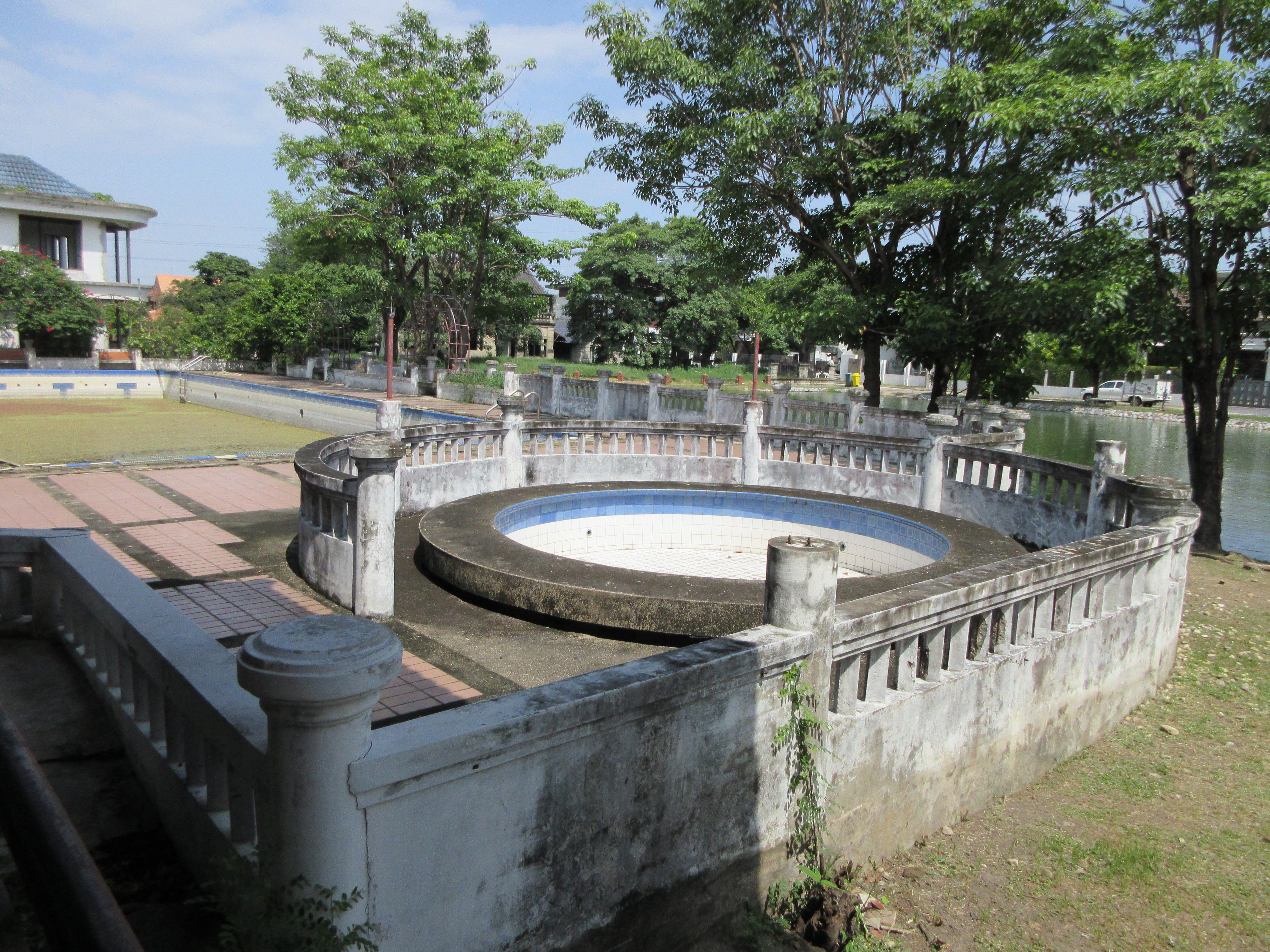 พื้นที่ส่วนกลาง โครงการกฤษดานคร 14 (สโมสร-สระว่ายน้ำ , สนามเทนนิส)