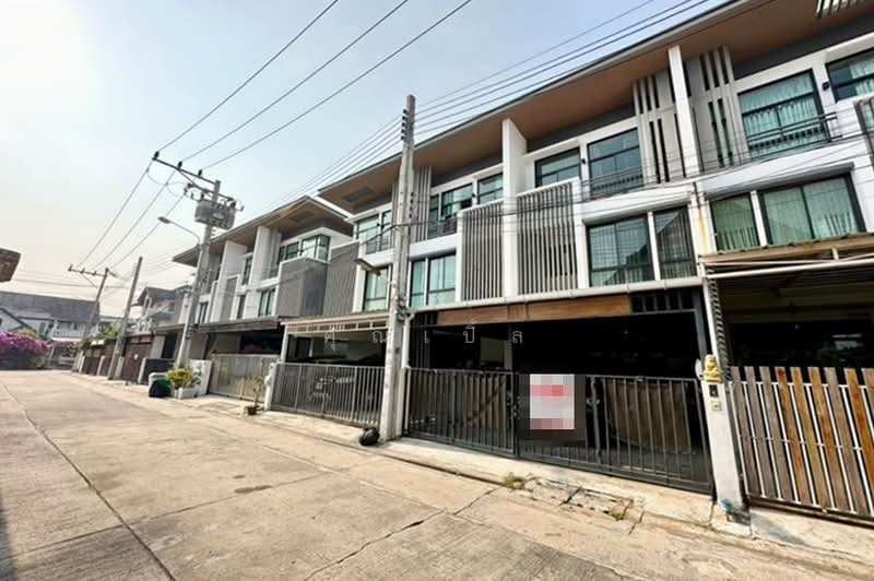 โคซี่ โชคชัย 4, Bangkok