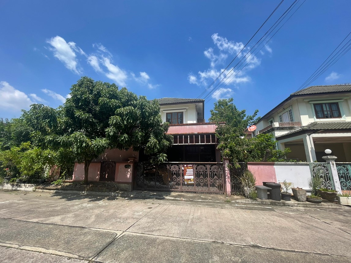 Single-detached house in KC Suwinthawong, Nong Chok, Bangkok.