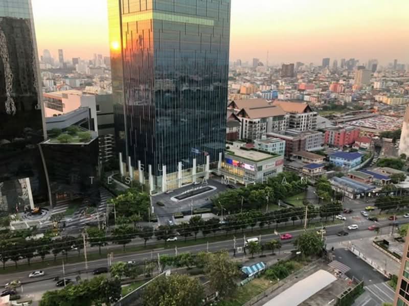 Noble Revolve Ratchada, Bangkok