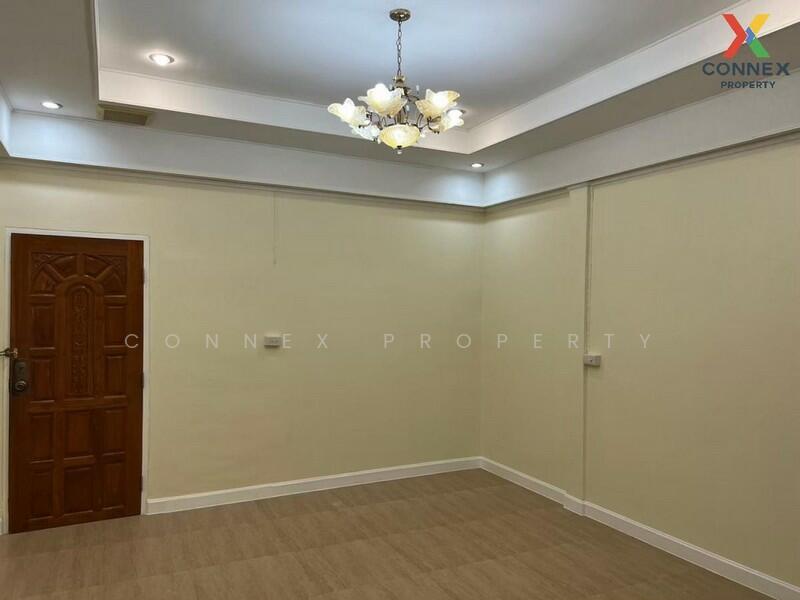 ทาวน์โฮม 2 ชั้น ซอยโรงน้ำแข็ง สนามบินน้ำ 2-storey townhome, Soi Rong Nam Khaeng, Sanambinnam., Nonthaburi
